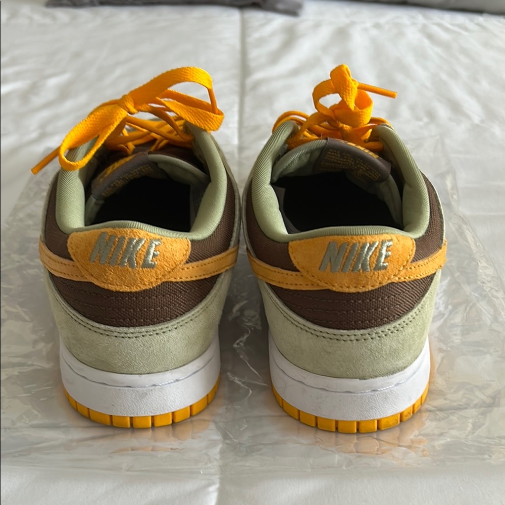 Nike Men's Green and Orange Sneakers - Picture 4 of 7